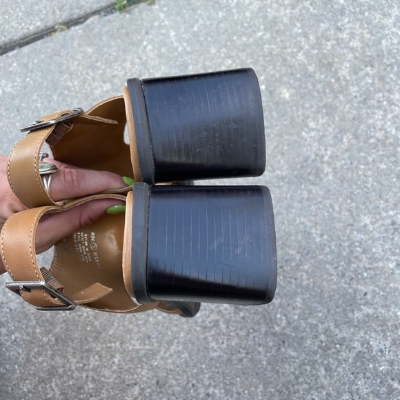 Vintage 90's block heel leather sandals - Picture 5 of 10